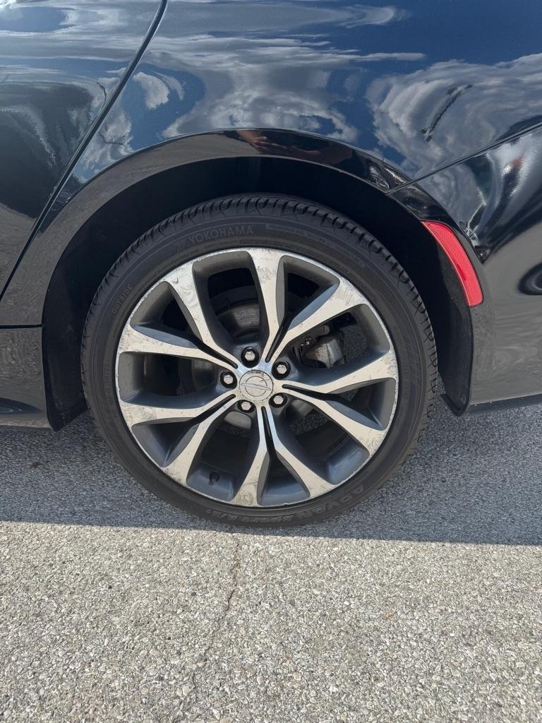 Chrysler 200 4dr Sdn C AWD 2015