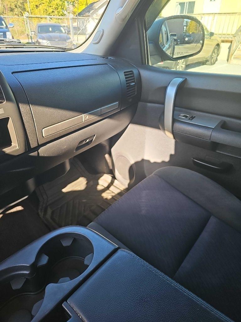 Chevrolet Silverado 1500 4WD Ext Cab 143.5" LT 2009