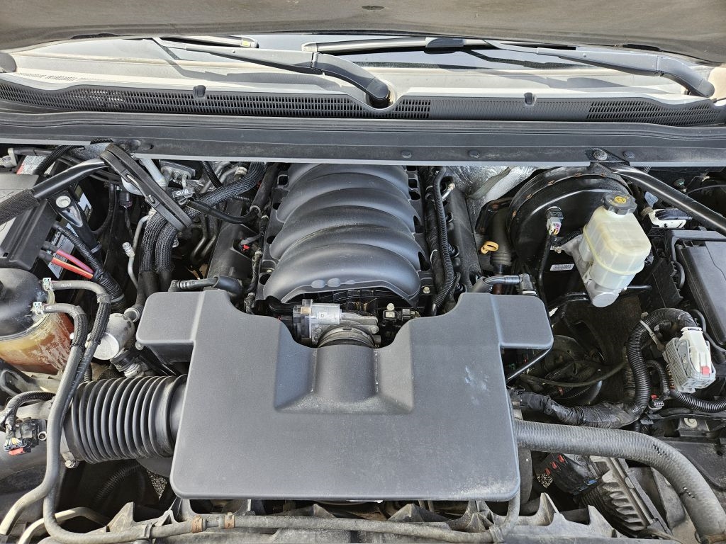 Chevrolet Suburban 4WD 4dr LT 2015 Chevrolet Suburban 4WD 4dr LT 2015