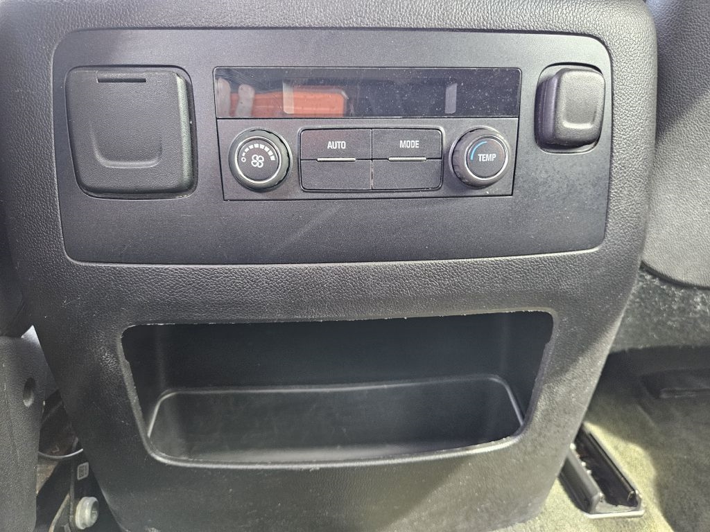 Chevrolet Suburban 4WD 4dr LT 2015 Chevrolet Suburban 4WD 4dr LT 2015