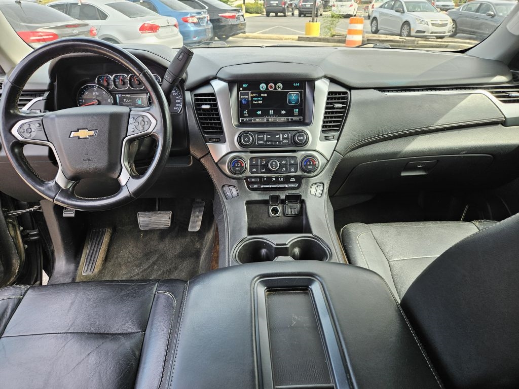 Chevrolet Suburban 4WD 4dr LT 2015 Chevrolet Suburban 4WD 4dr LT 2015