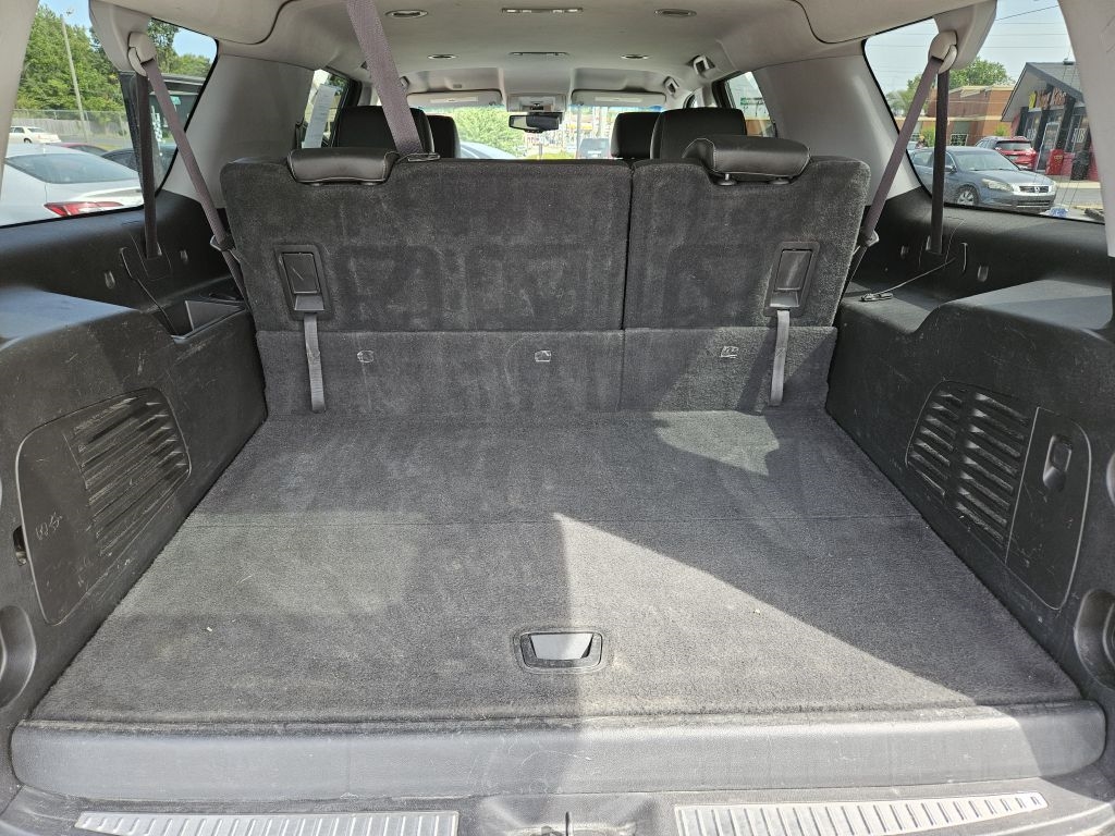 Chevrolet Suburban 4WD 4dr LT 2015 Chevrolet Suburban 4WD 4dr LT 2015