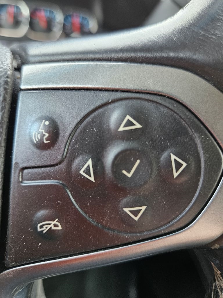 Chevrolet Suburban 4WD 4dr LT 2015 Chevrolet Suburban 4WD 4dr LT 2015