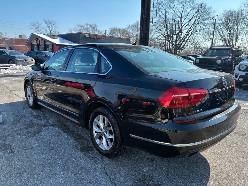 Volkswagen Passat 4dr Sdn 1.8T Auto S 2016