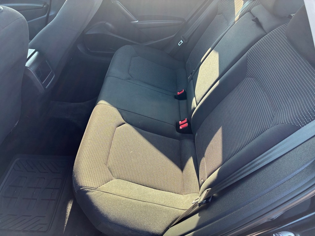 Volkswagen Passat 4dr Sdn 1.8T Auto S 2016