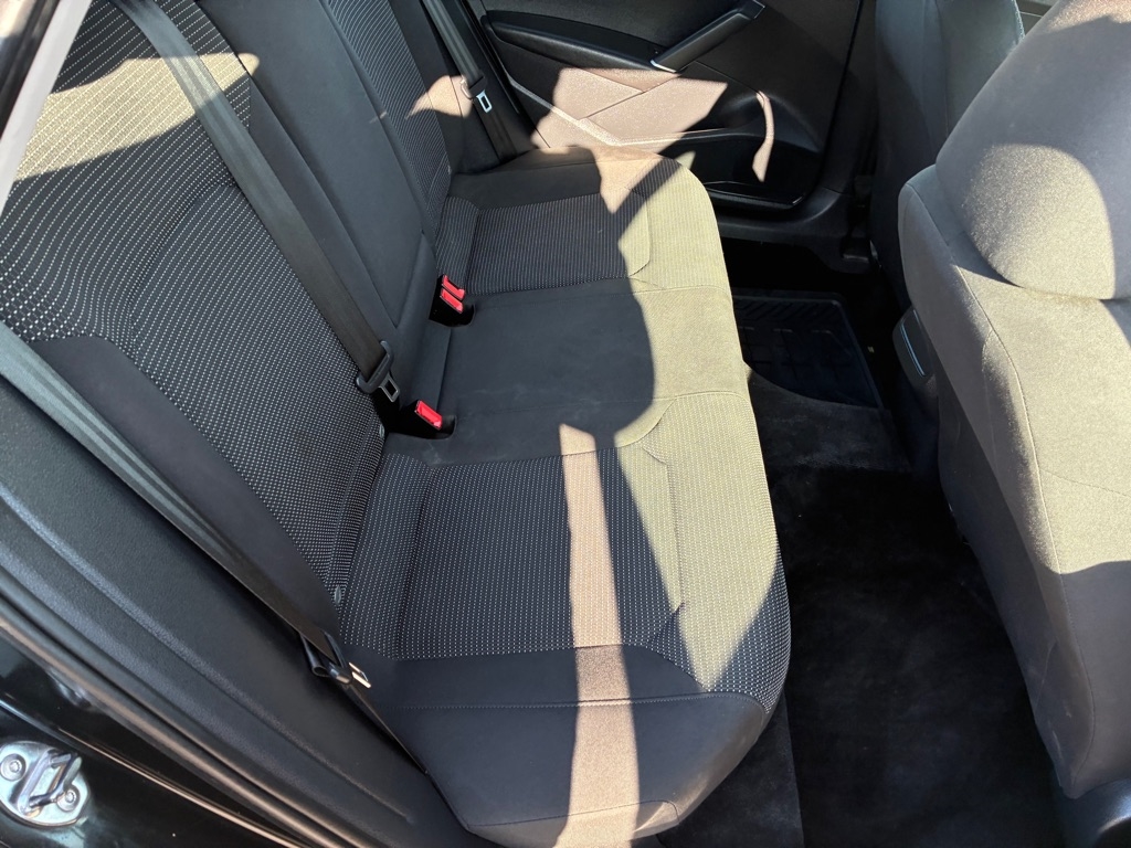 Volkswagen Passat 4dr Sdn 1.8T Auto S 2016