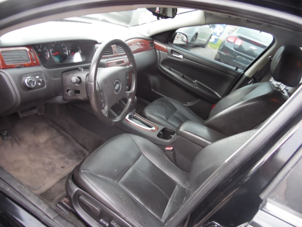 Chevrolet Impala 4dr Sdn 3.5L LT 2009