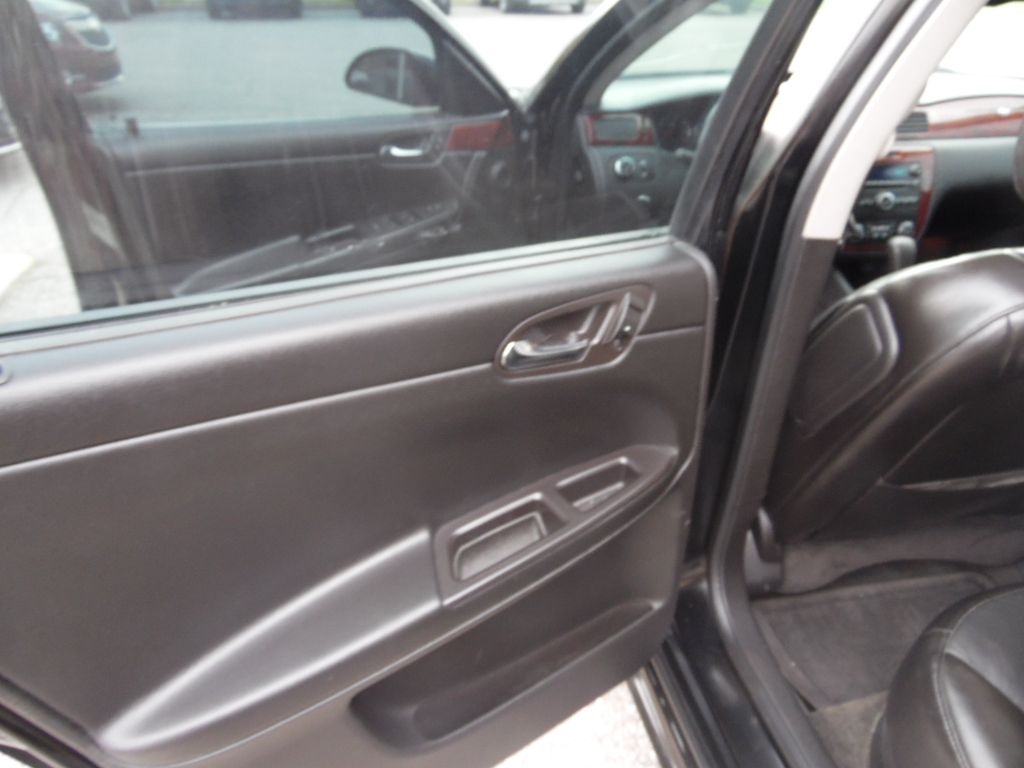 Chevrolet Impala 4dr Sdn 3.5L LT 2009