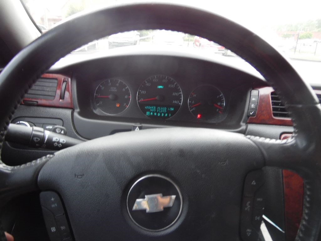 Chevrolet Impala 4dr Sdn 3.5L LT 2009