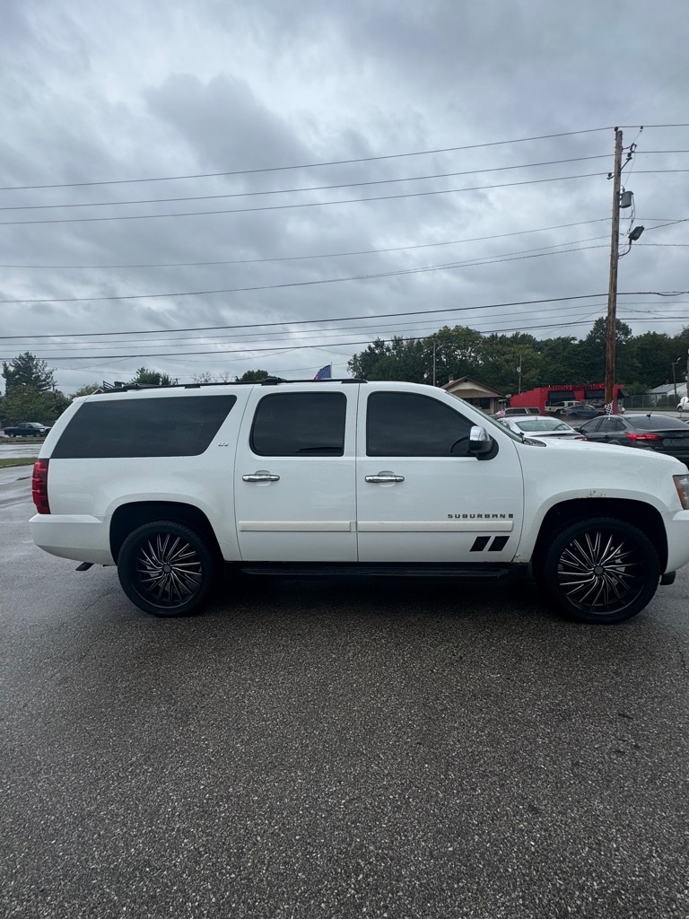 Chevrolet Suburban 4WD 4dr 1500 LTZ 2007