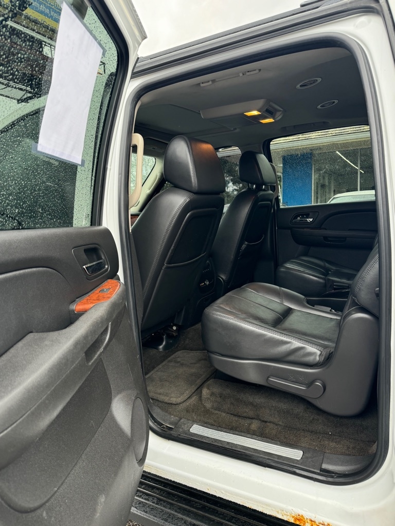 Chevrolet Suburban 4WD 4dr 1500 LTZ 2007