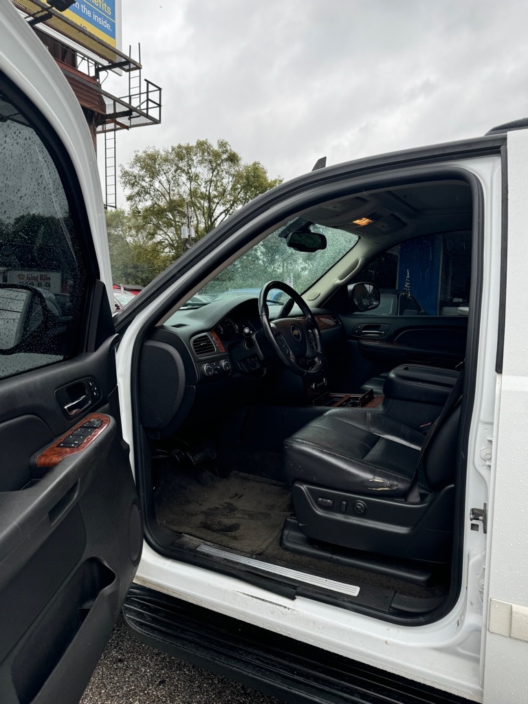 Chevrolet Suburban 4WD 4dr 1500 LTZ 2007