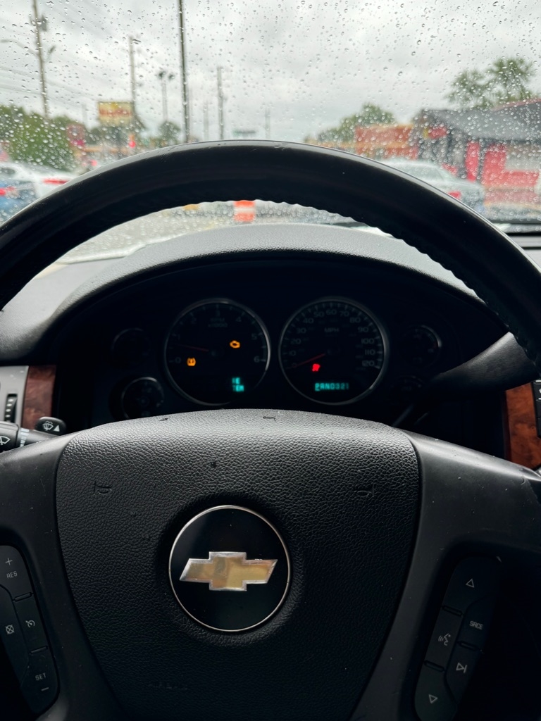 Chevrolet Suburban 4WD 4dr 1500 LTZ 2007