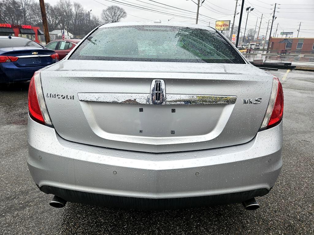 Lincoln MKS 4dr Sdn 3.7L FWD 2011