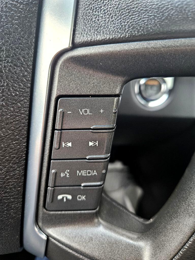 Lincoln MKS 4dr Sdn 3.7L FWD 2011