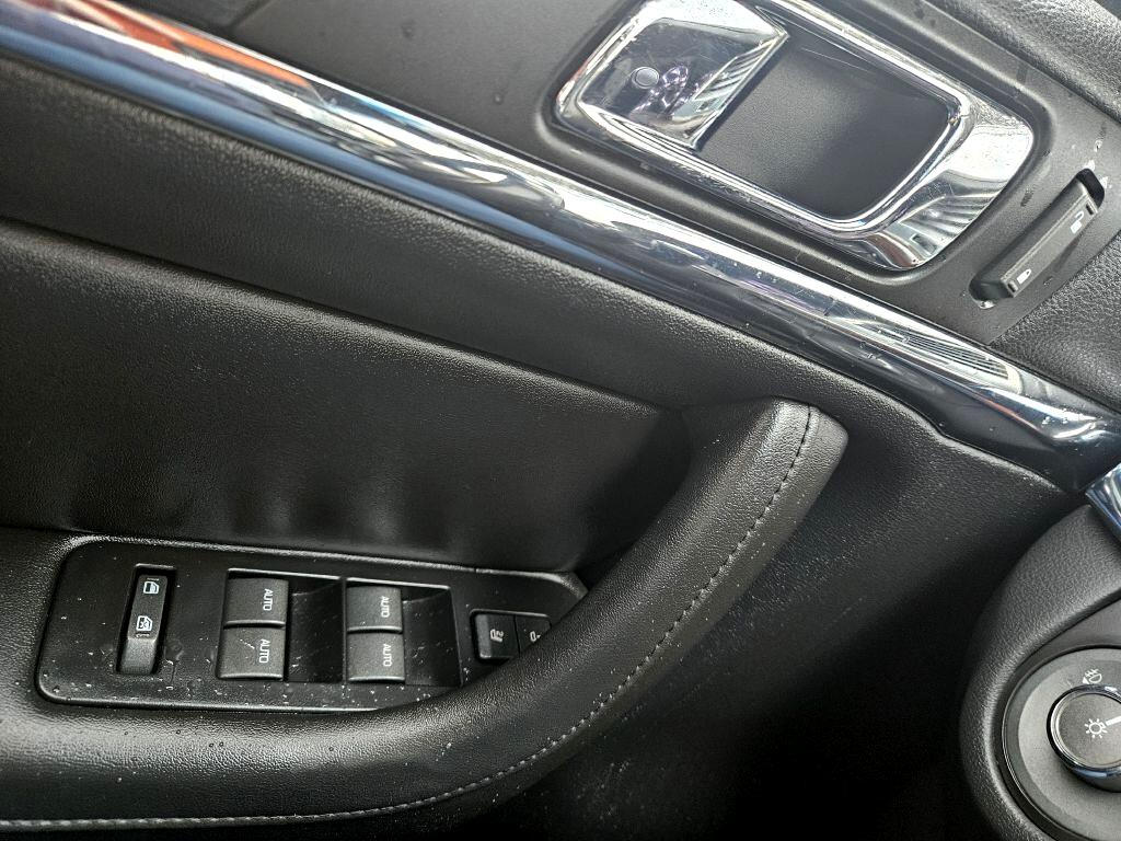 Lincoln MKS 4dr Sdn 3.7L FWD 2011