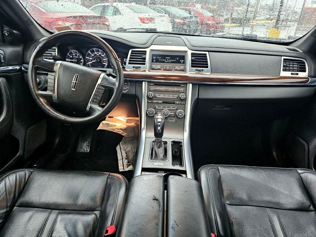 Lincoln MKS 4dr Sdn 3.7L FWD 2011