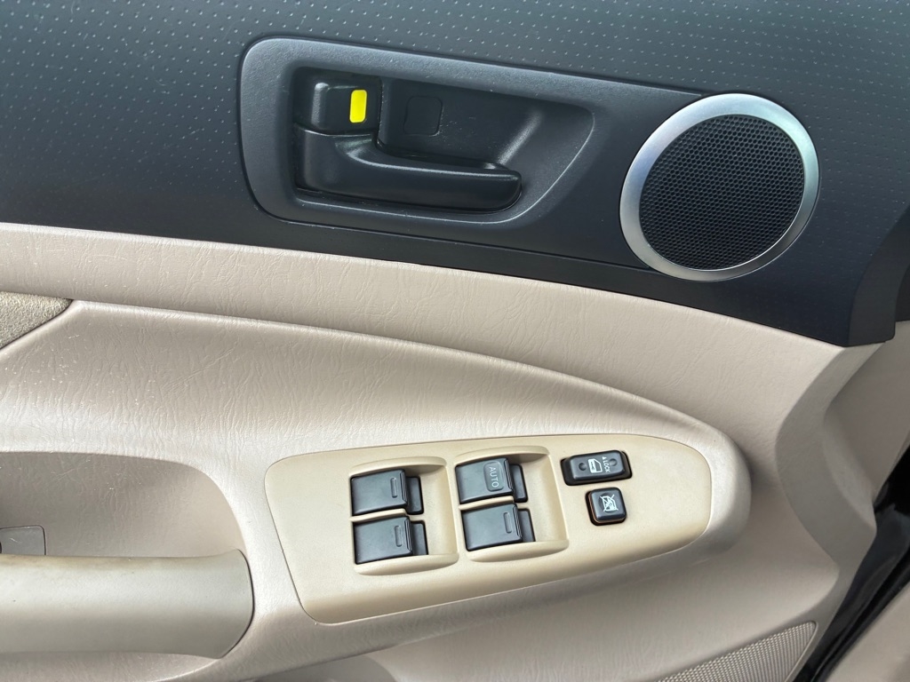 Toyota Tacoma Double 141" Auto 4WD (Natl) 2006