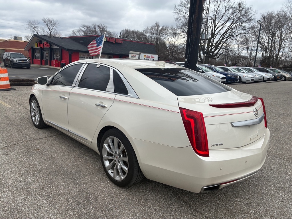 Cadillac XTS 4dr Sdn Luxury FWD 2015