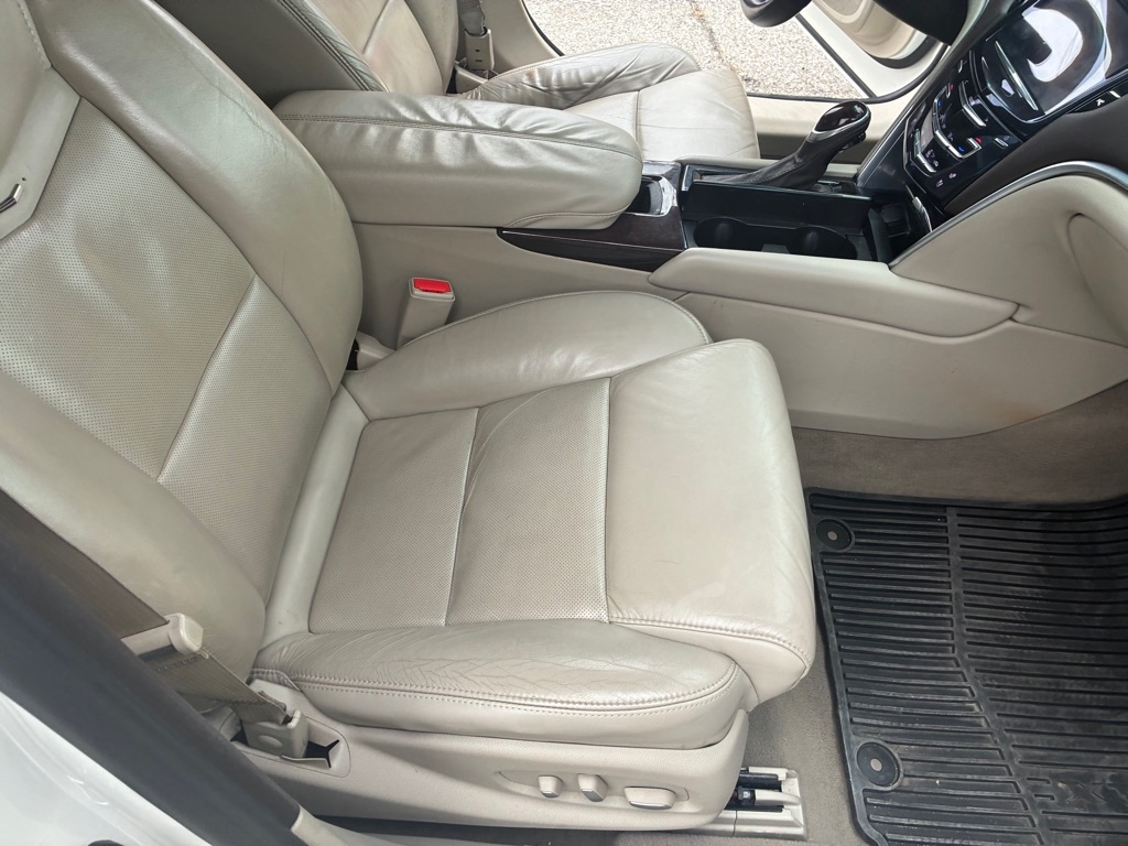 Cadillac XTS 4dr Sdn Luxury FWD 2015