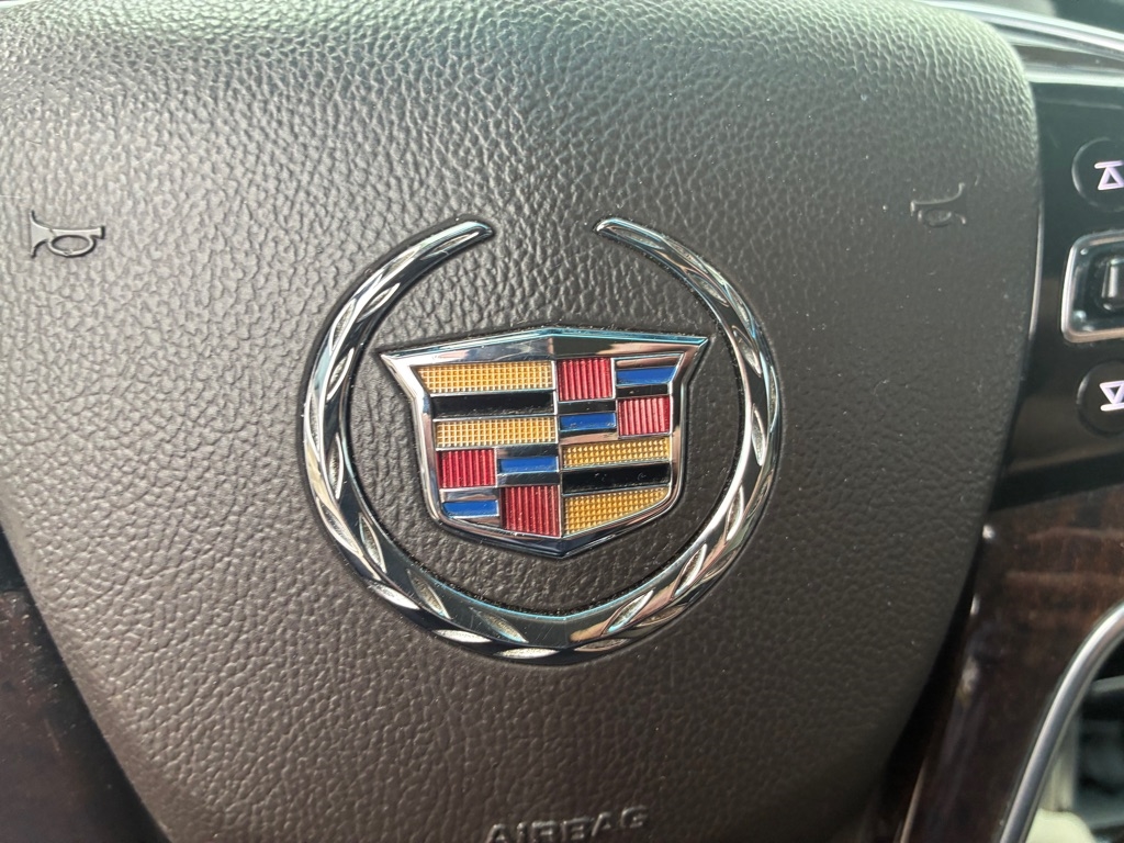 Cadillac XTS 4dr Sdn Luxury FWD 2015