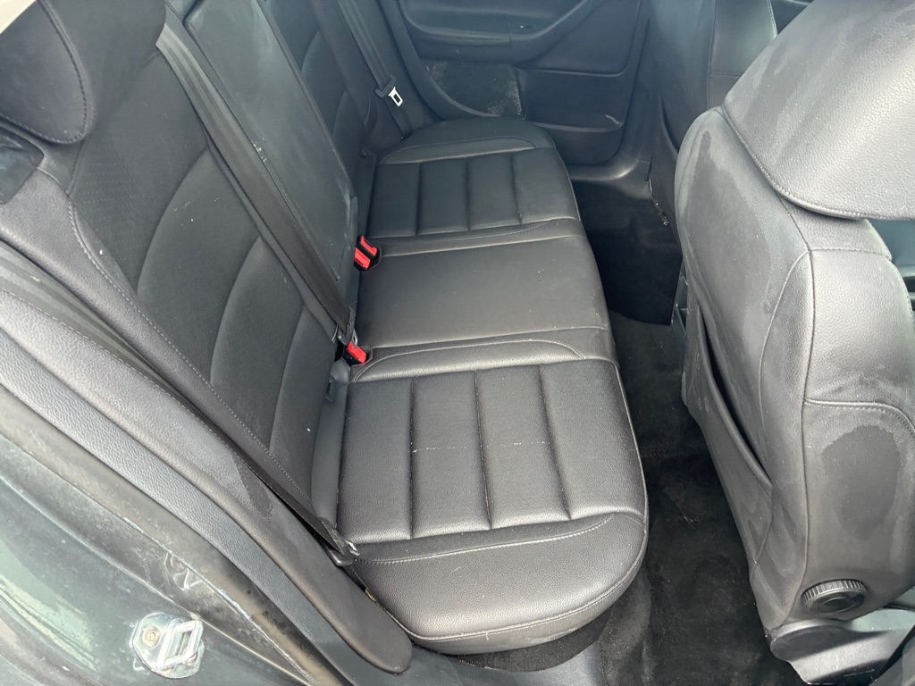 Volkswagen Jetta Sedan 4dr Auto Limited 2010