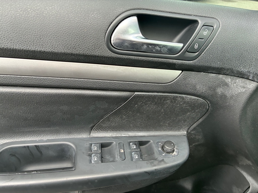 Volkswagen Jetta Sedan 4dr Auto Limited 2010