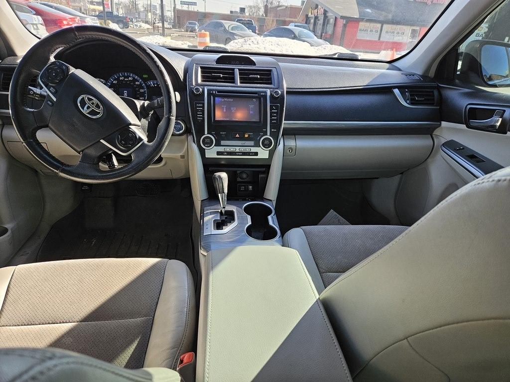 Toyota Camry Hybrid 4dr Sdn XLE (Natl) 2012