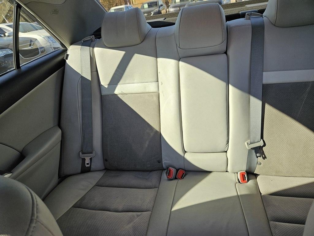 Toyota Camry Hybrid 4dr Sdn XLE (Natl) 2012