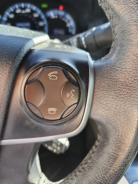 Toyota Camry Hybrid 4dr Sdn XLE (Natl) 2012