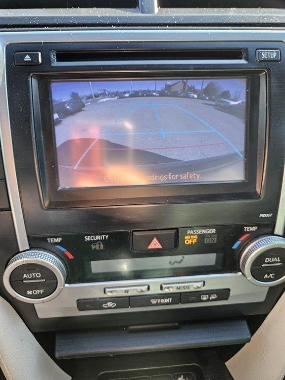 Toyota Camry Hybrid 4dr Sdn XLE (Natl) 2012