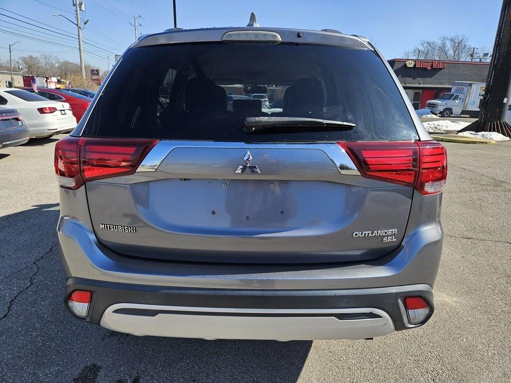Mitsubishi Outlander SEL FWD 2019