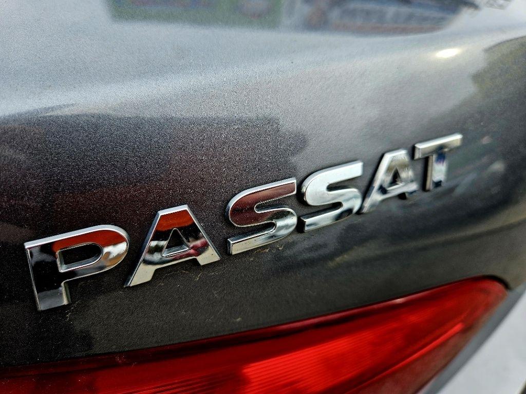 Volkswagen Passat 4dr Sdn 1.8T Auto Wolfsburg Ed PZEV 2014