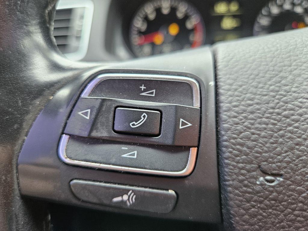 Volkswagen Passat 4dr Sdn 1.8T Auto Wolfsburg Ed PZEV 2014