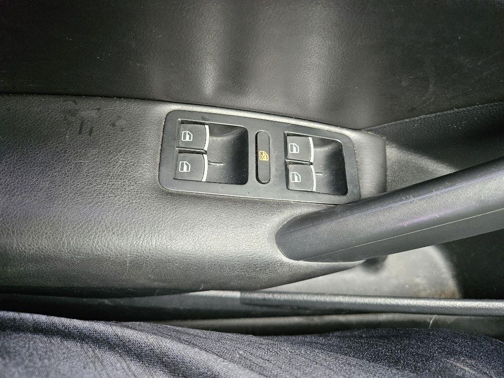 Volkswagen Passat 4dr Sdn 1.8T Auto Wolfsburg Ed PZEV 2014