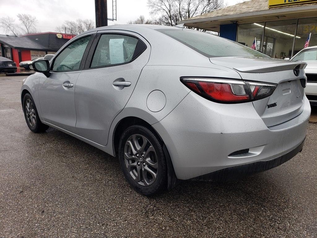 Toyota Yaris Sedan XLE Auto (Natl) 2019