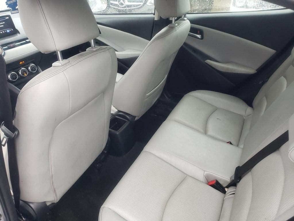 Toyota Yaris Sedan XLE Auto (Natl) 2019