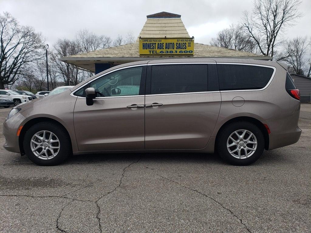 Chrysler Pacifica Touring FWD 2017