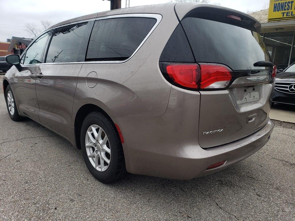 Chrysler Pacifica Touring FWD 2017
