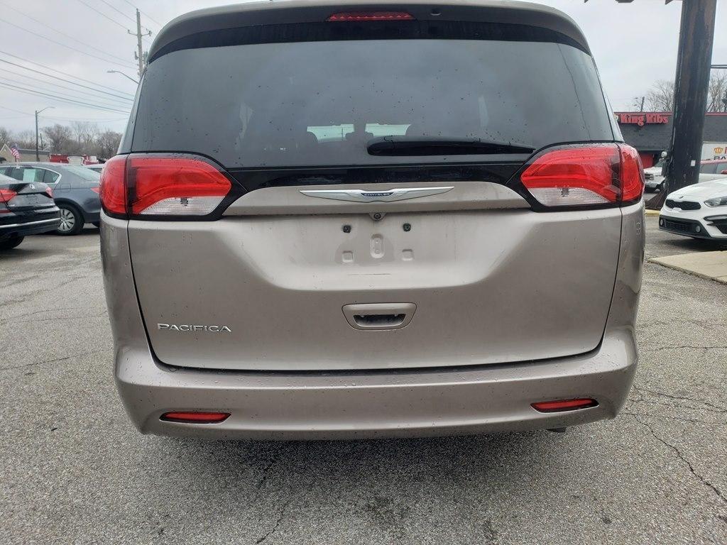 Chrysler Pacifica Touring FWD 2017