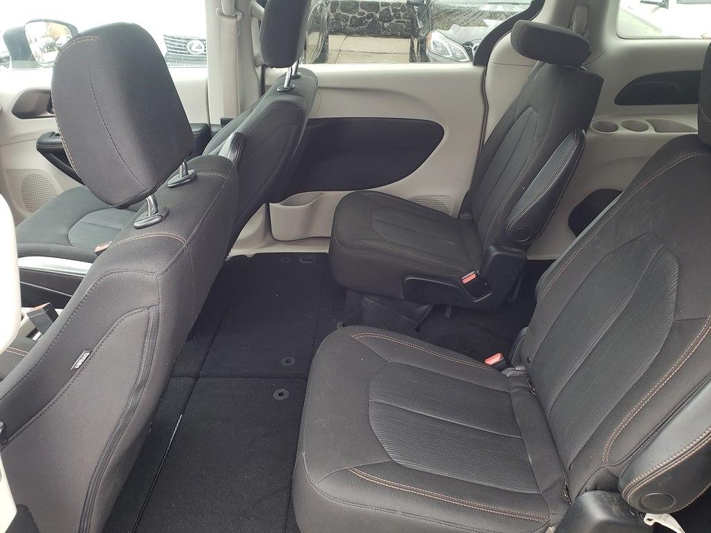 Chrysler Pacifica Touring FWD 2017