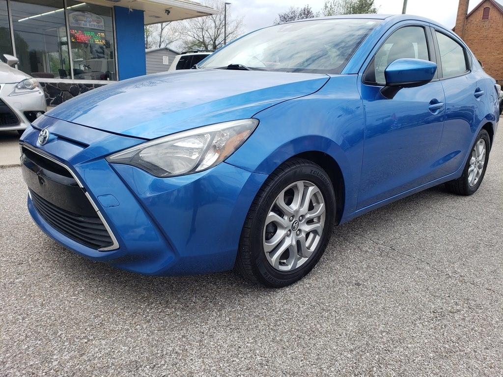 Toyota Yaris iA Manual (Natl) 2018