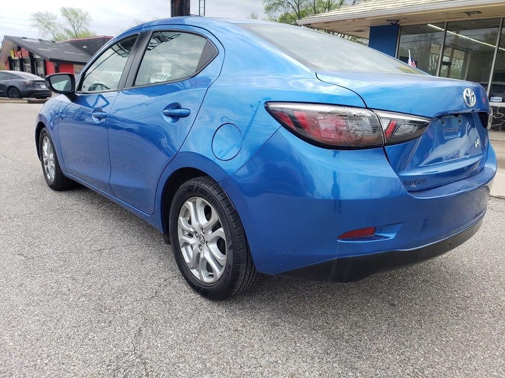 Toyota Yaris iA Manual (Natl) 2018