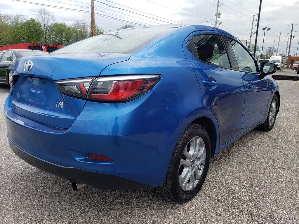 Toyota Yaris iA Manual (Natl) 2018