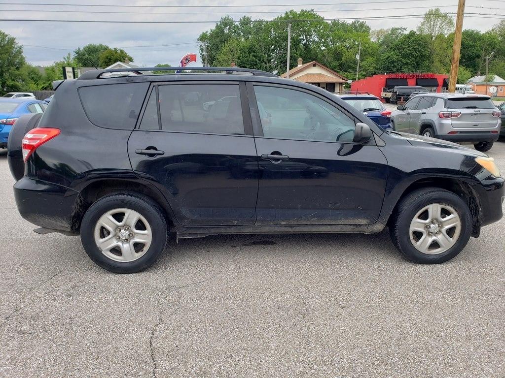 Toyota RAV4 FWD 4dr 4-cyl 4-Spd AT (Natl) 2011