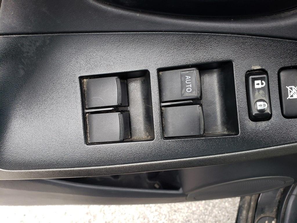 Toyota RAV4 FWD 4dr 4-cyl 4-Spd AT (Natl) 2011