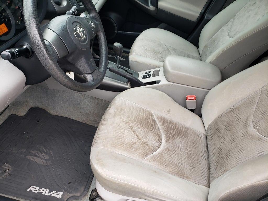 Toyota RAV4 FWD 4dr 4-cyl 4-Spd AT (Natl) 2011