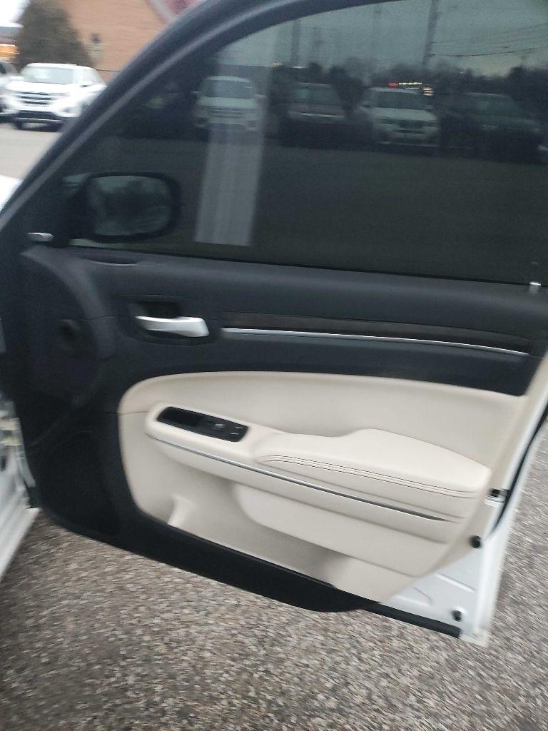 Chrysler 300 Limited RWD 2018
