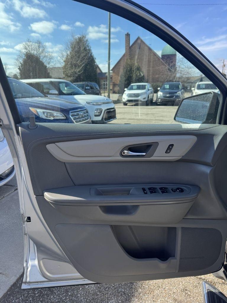 Chevrolet Traverse FWD 4dr LS w/1LS 2016