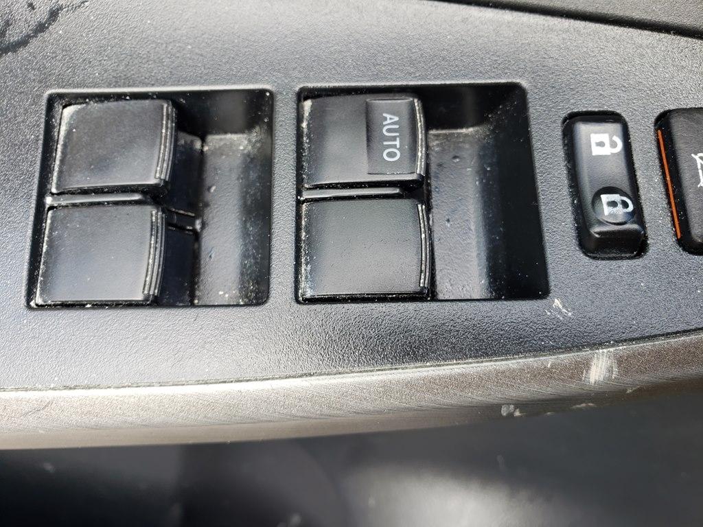 Toyota RAV4 4WD 4dr 4-cyl 4-Spd AT (Natl) 2011